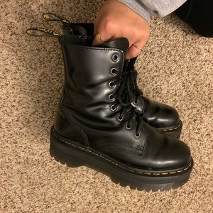Doc Martens platform Jadon black leather boots